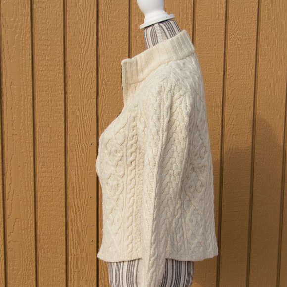 Irish made 100% Merino Wool Traditonal Cable Knit Caridgan Cream Medium - Picture 3 of 6